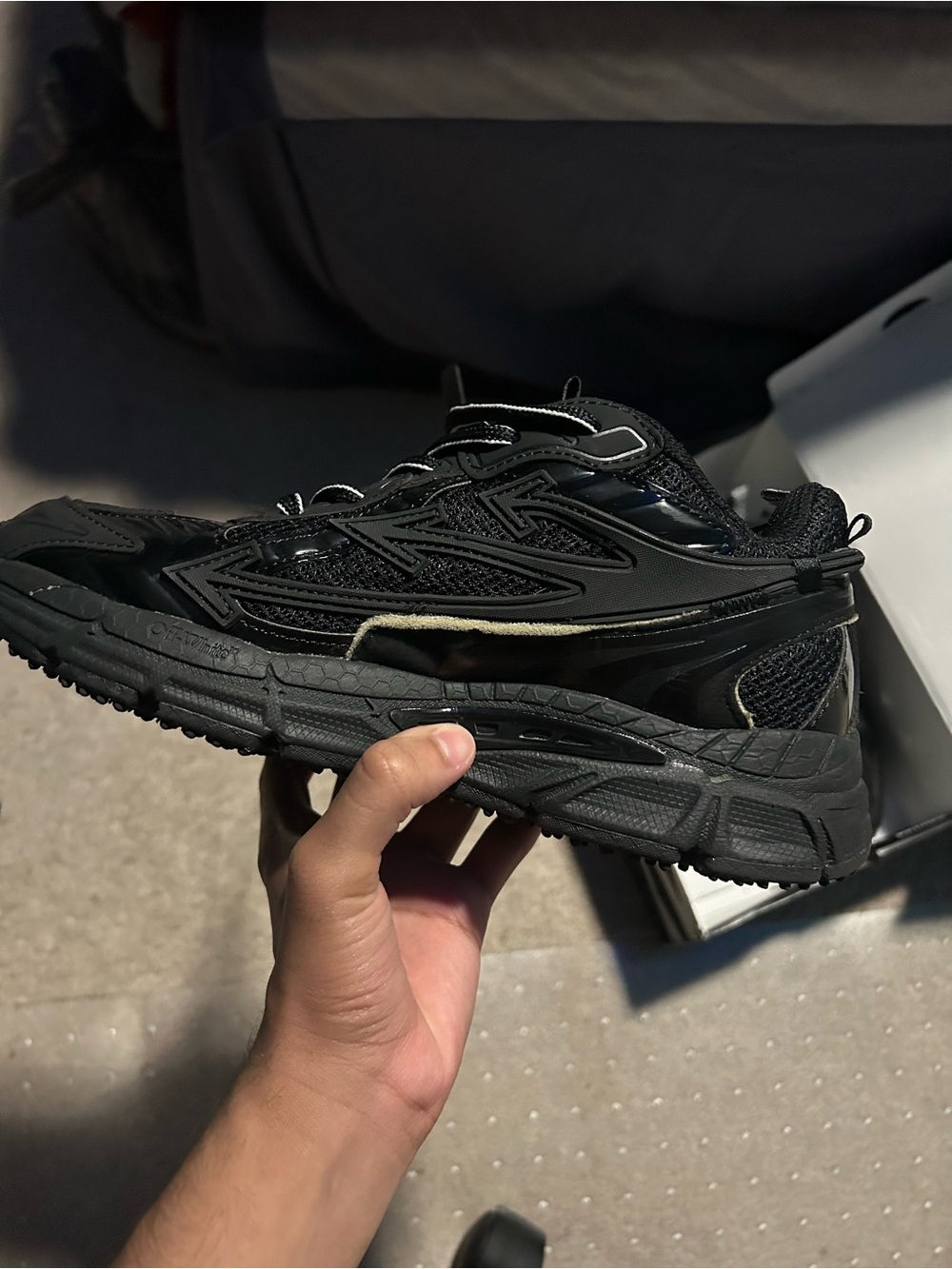 Offwhite Be Right Back Size 8 Black  Athletic Sneakers - Casual Running Shoes - Picture 3 of 7